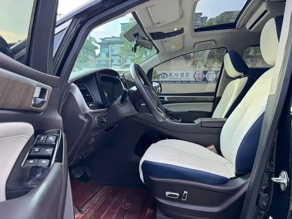 GAC Motor Trumpchi M8 — фото 2