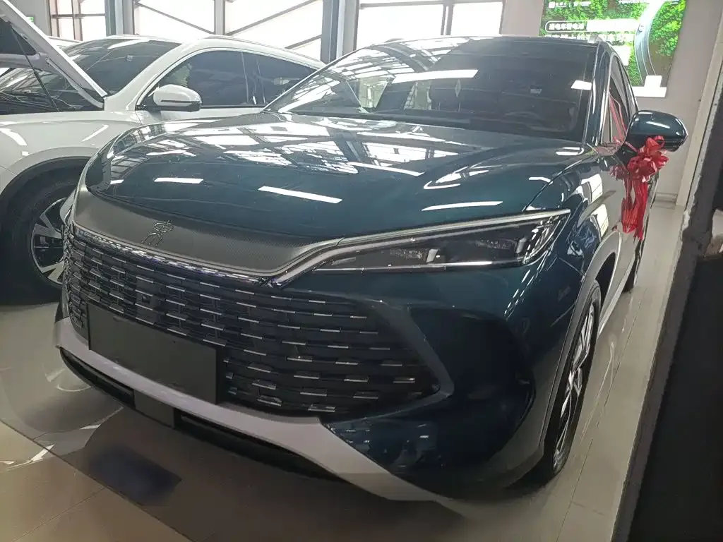 BYD L DM-i — фото 1