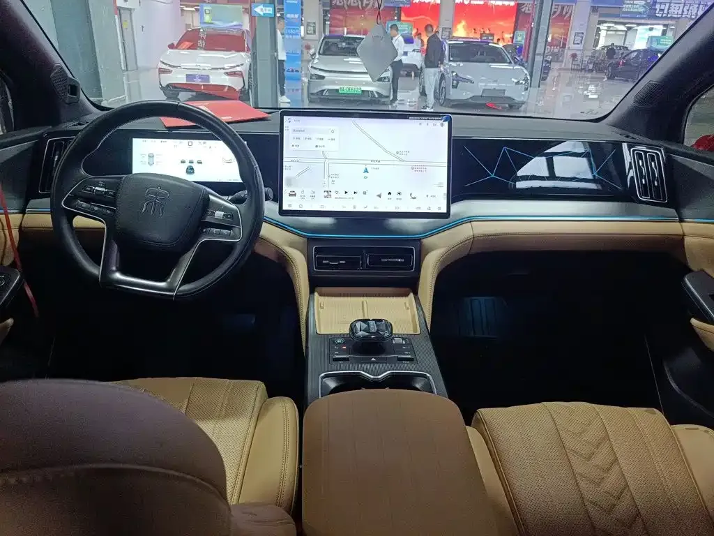 BYD L DM-i — фото 2