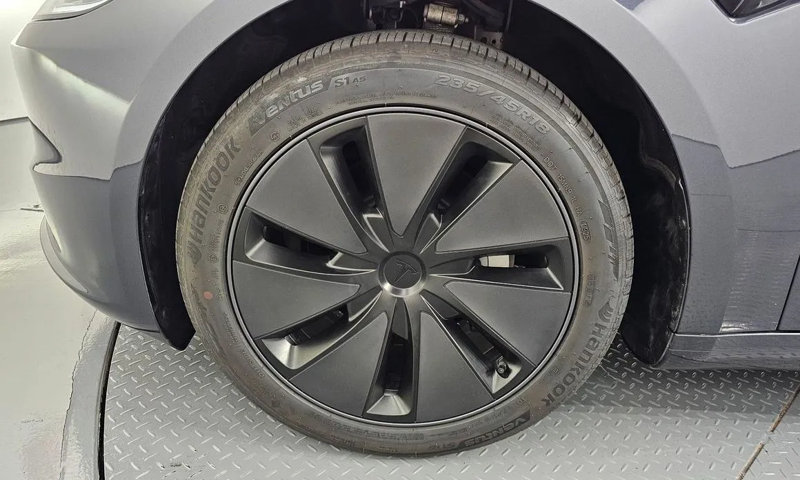 Tesla Model 3 — фото 4