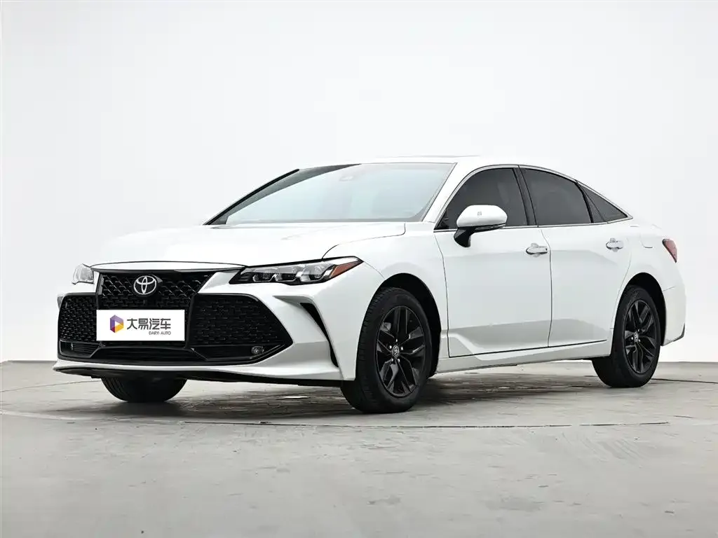 Toyota Avalon — фото 1