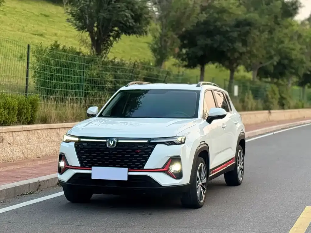 Changan CS35PLUS — фото 1