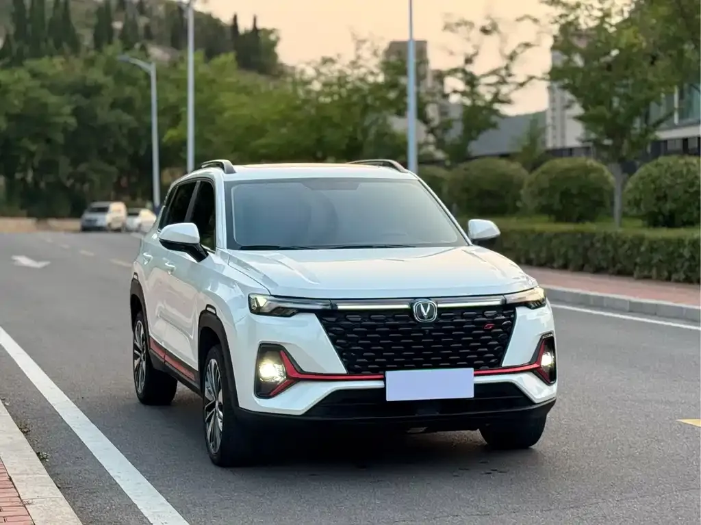 Changan CS35PLUS — фото 3