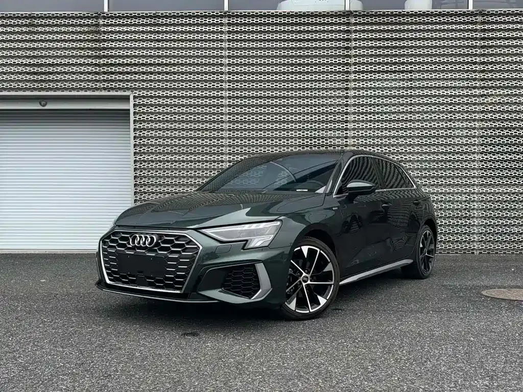Audi A3 — фото 1