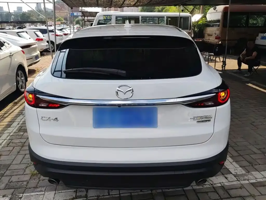Mazda CX-4 — фото 10