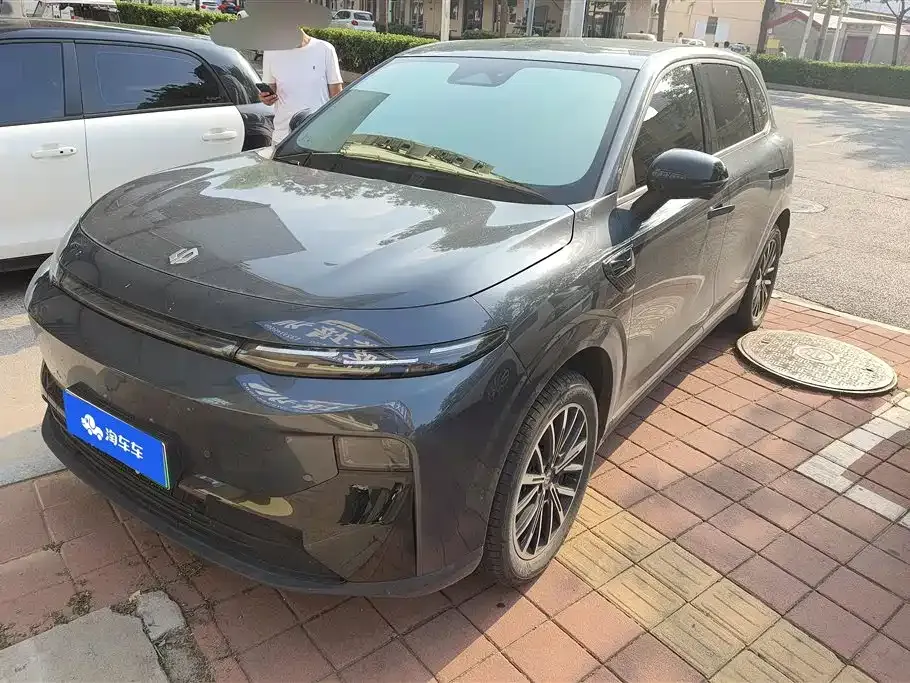 Leapmotor B10