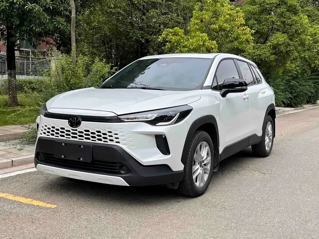Toyota Corolla Cross — фото 1