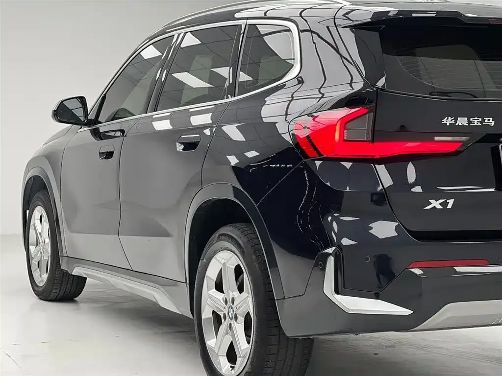 BMW X1 — фото 10