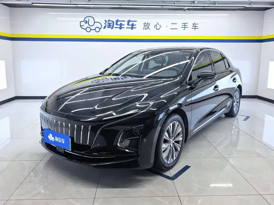 Hongqi E-QM5 — фото 1