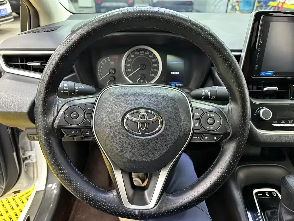 Toyota Corolla — фото 3