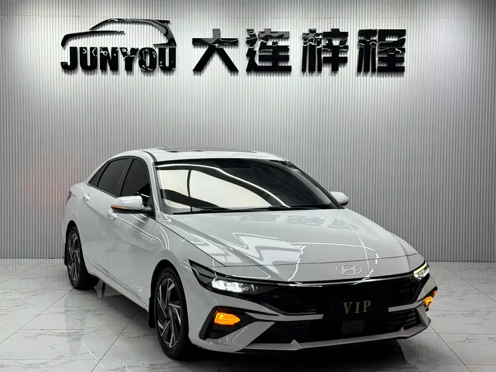 Hyundai Elantra — фото 4