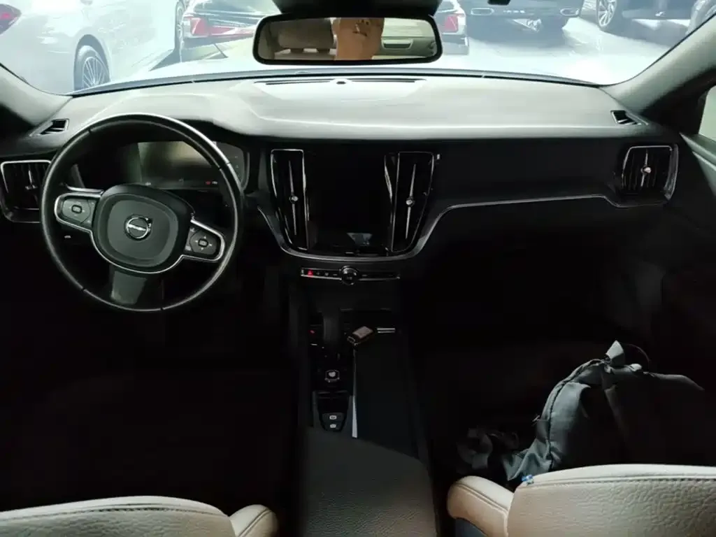 Volvo S60 — фото 10