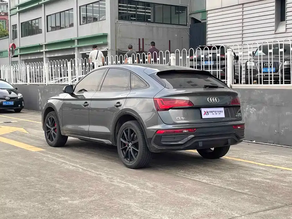 Audi Q5L Sportback — фото 6