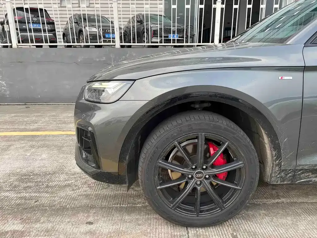 Audi Q5L Sportback — фото 8