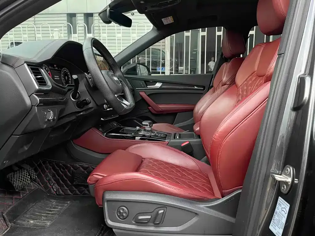 Audi Q5L Sportback — фото 9