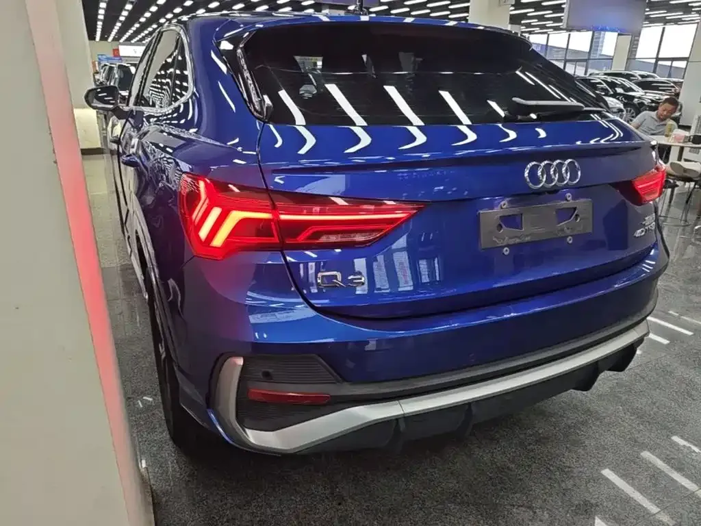 Audi Q3 Sportback — фото 8