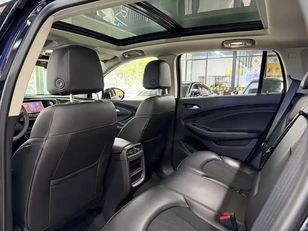 Buick Envision Plus — фото 2