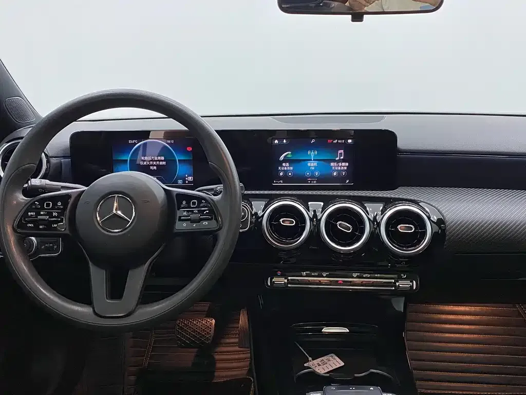 Mercedes-Benz A-Class — фото 10