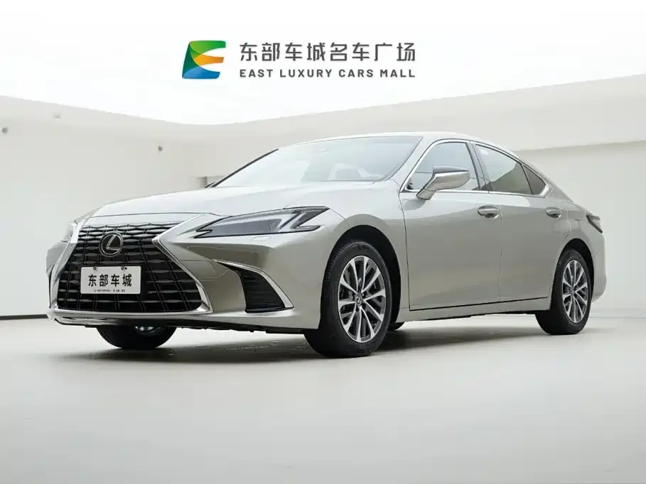 Lexus ES — фото 1