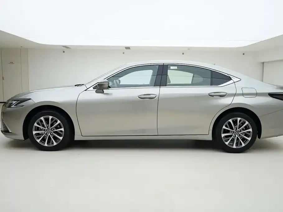 Lexus ES — фото 5