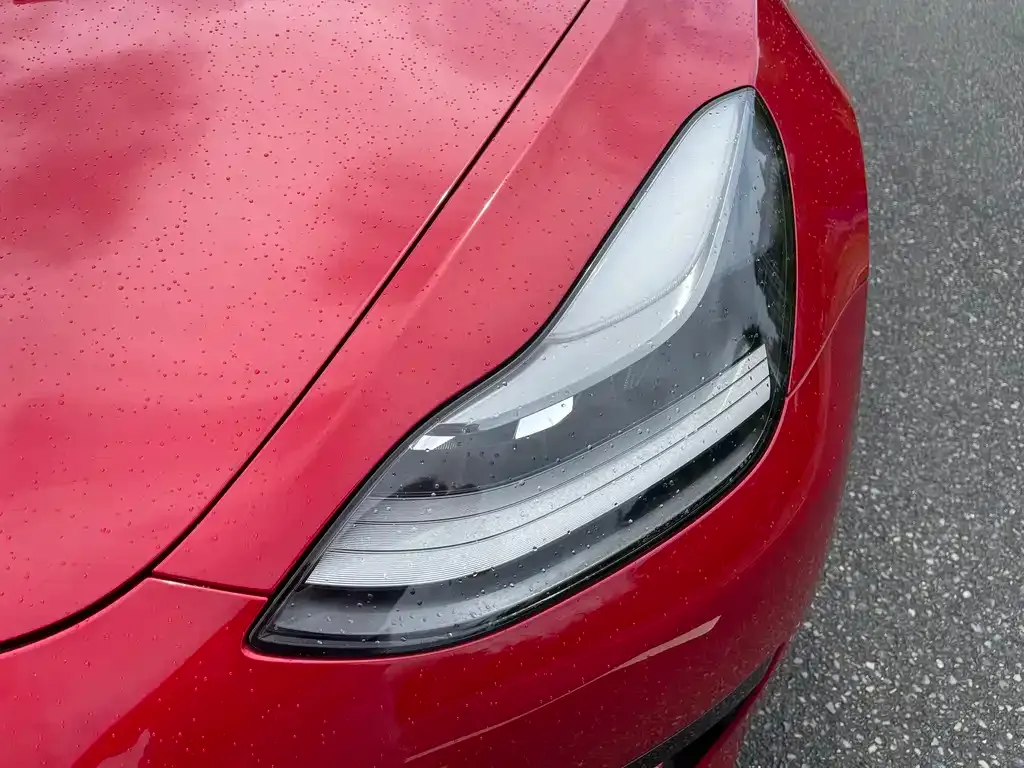 Tesla Model 3 — фото 7