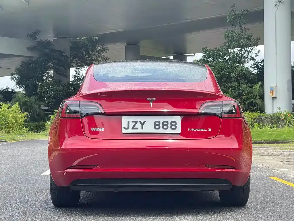 Tesla Model 3 — фото 8