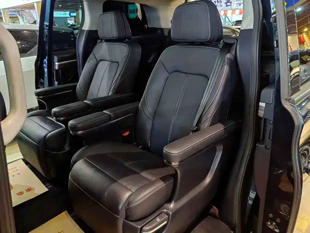 GAC Motor Trumpchi M8 — фото 9