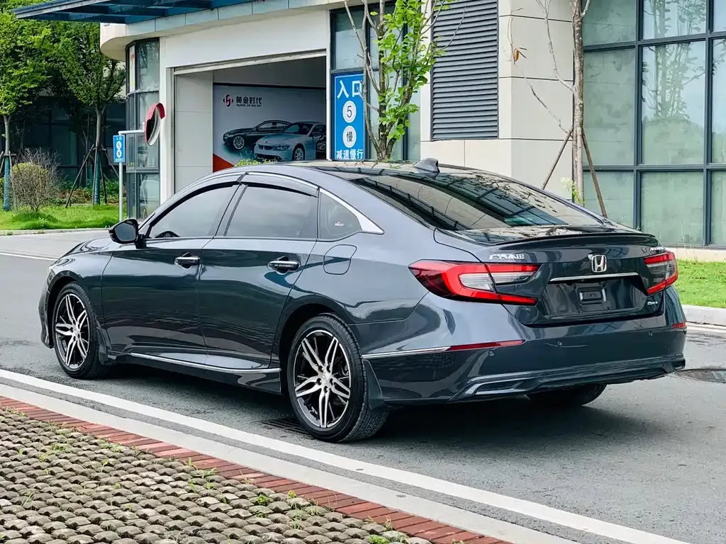 Honda Accord — фото 6