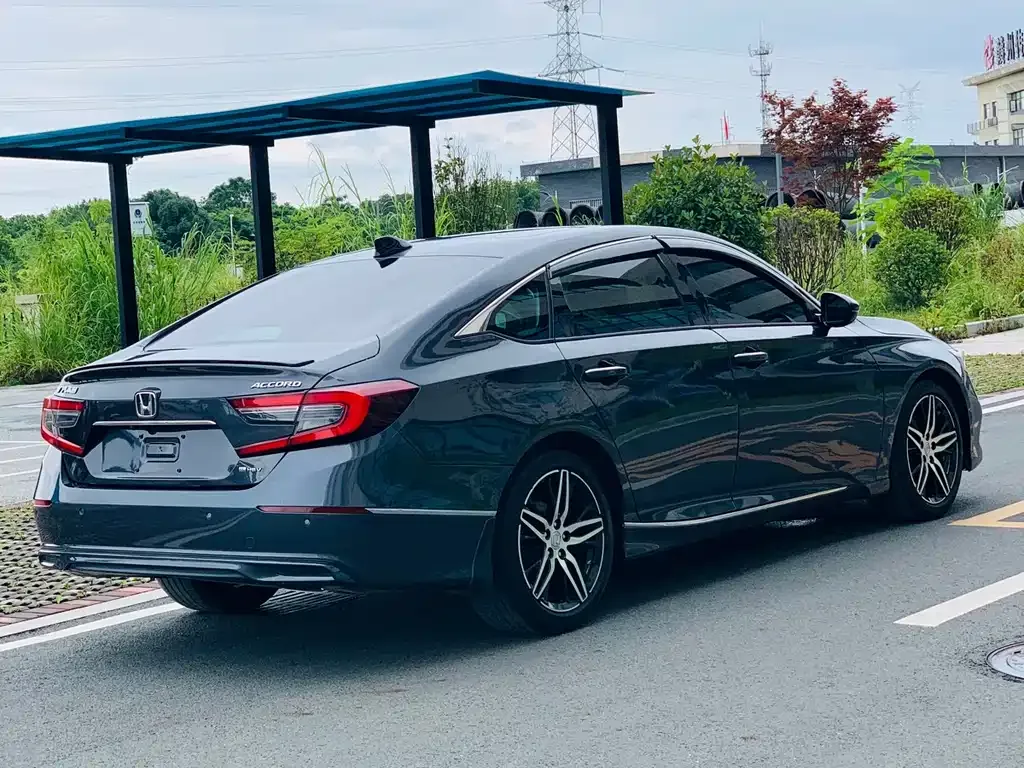 Honda Accord — фото 4