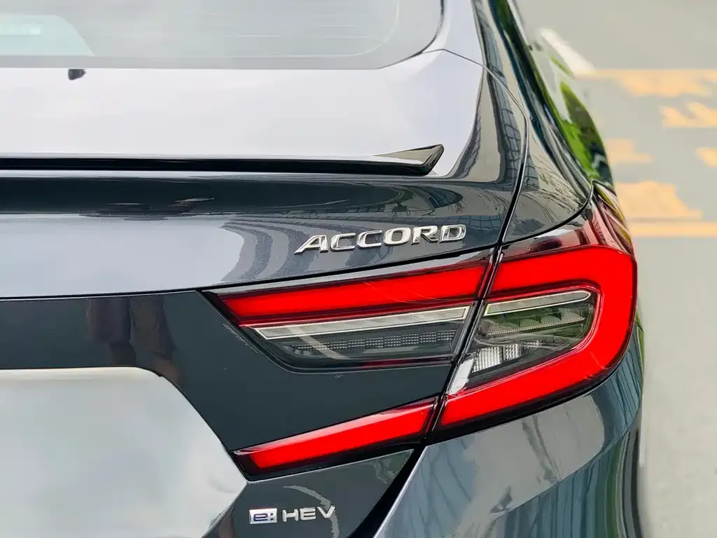 Honda Accord — фото 7
