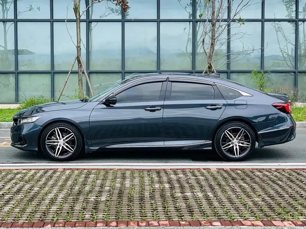 Honda Accord — фото 9