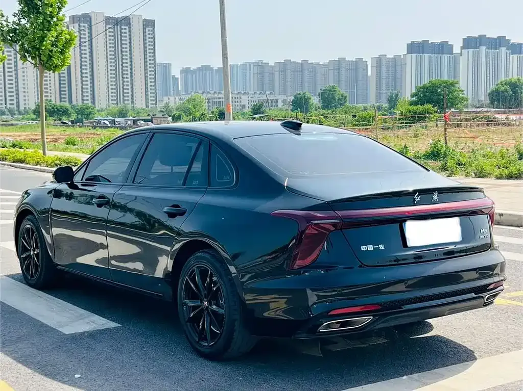 Hongqi H5 — фото 4