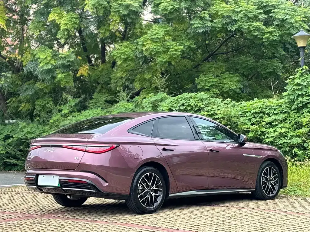 BYD Seal — фото 10