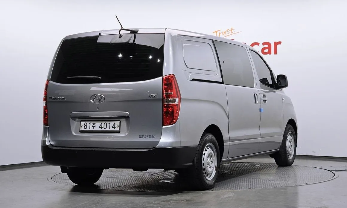 Hyundai Starex — фото 2