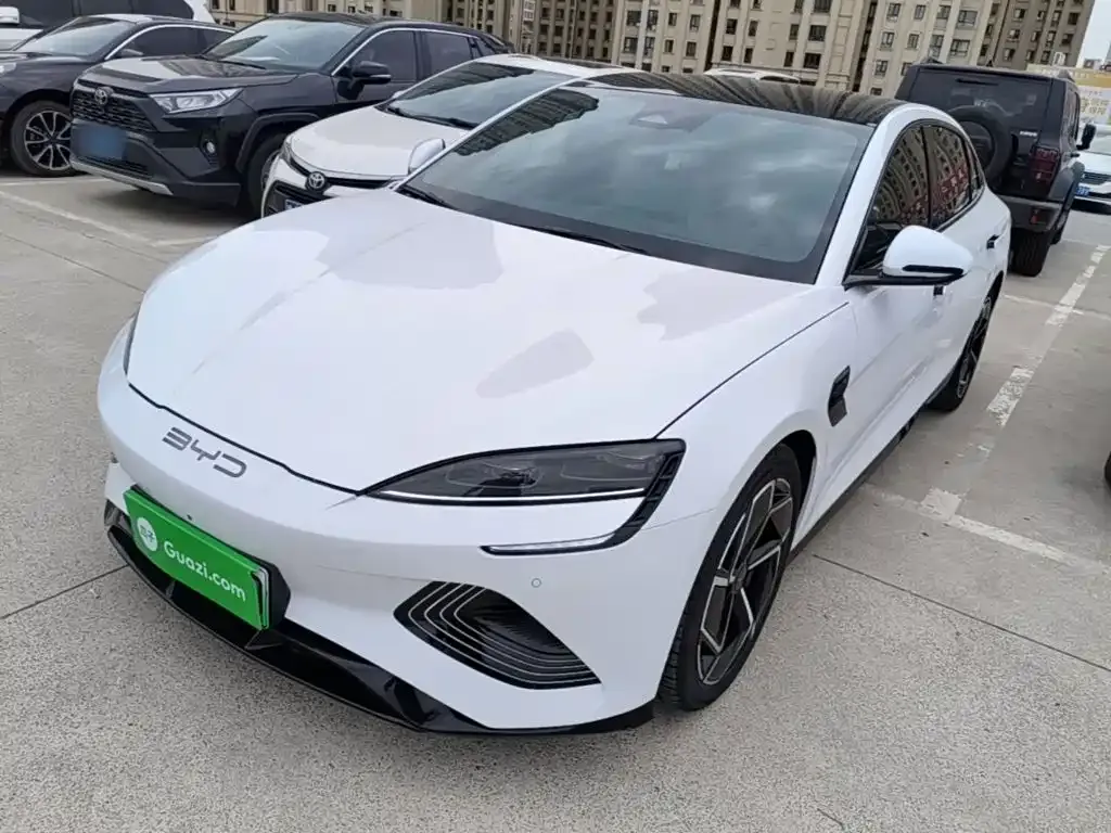 BYD Seal — фото 10