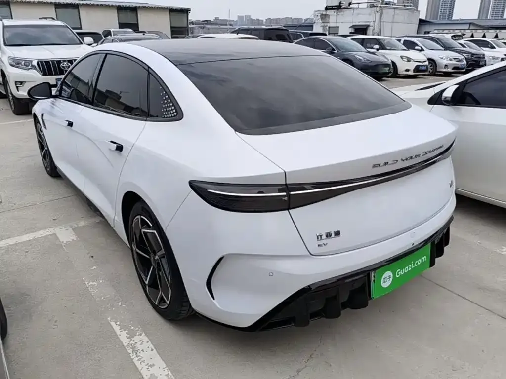 BYD Seal — фото 8