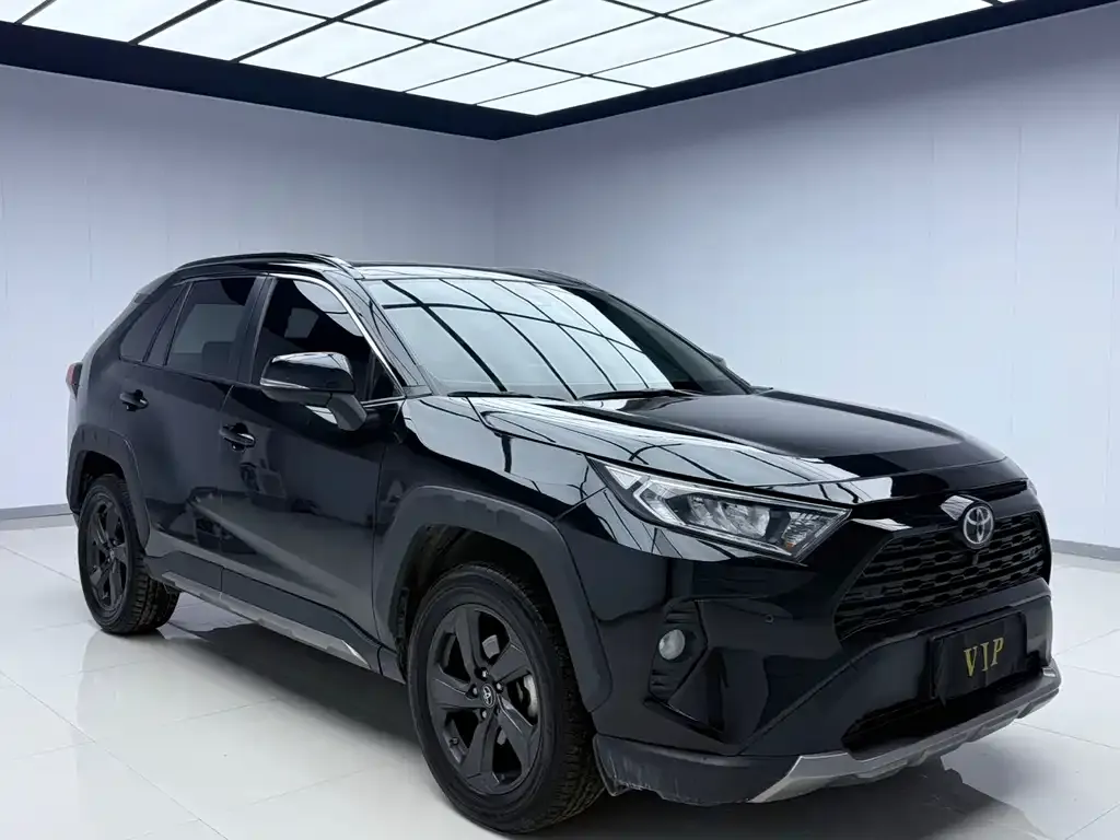 Toyota RAV4 — фото 10