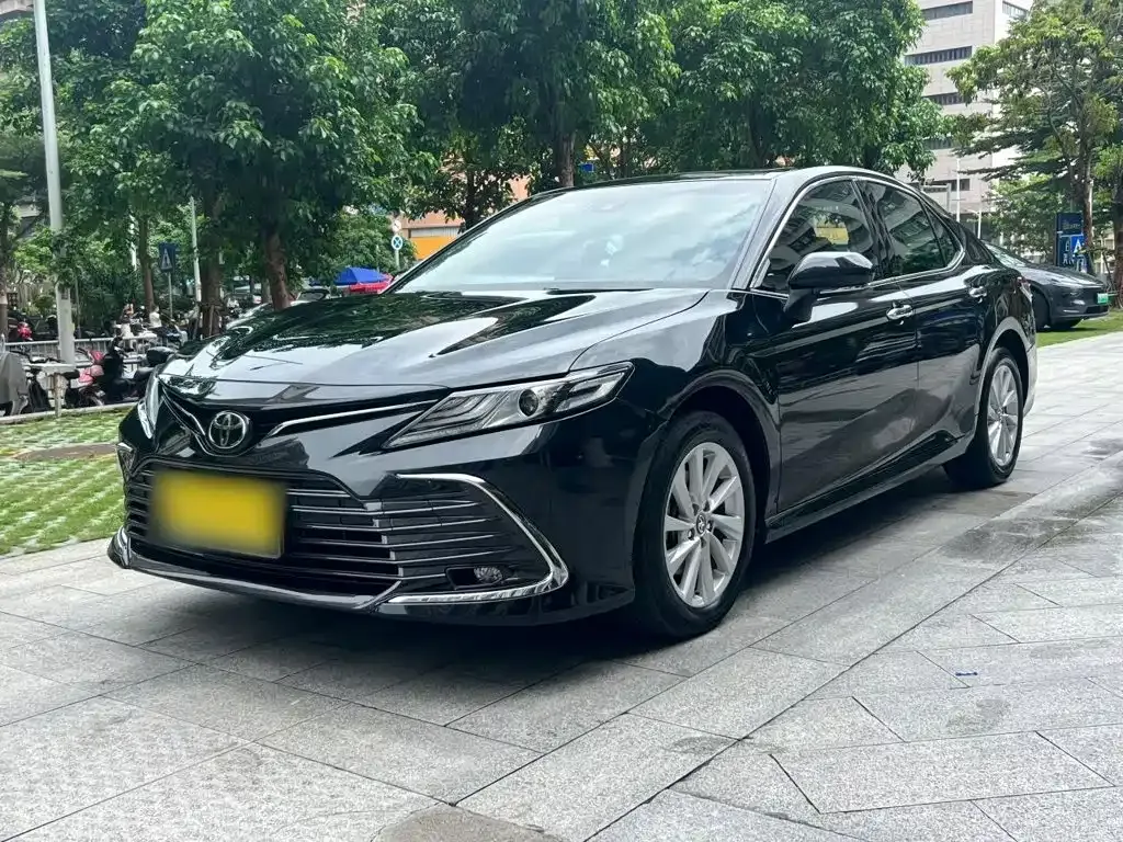Toyota Camry — фото 10