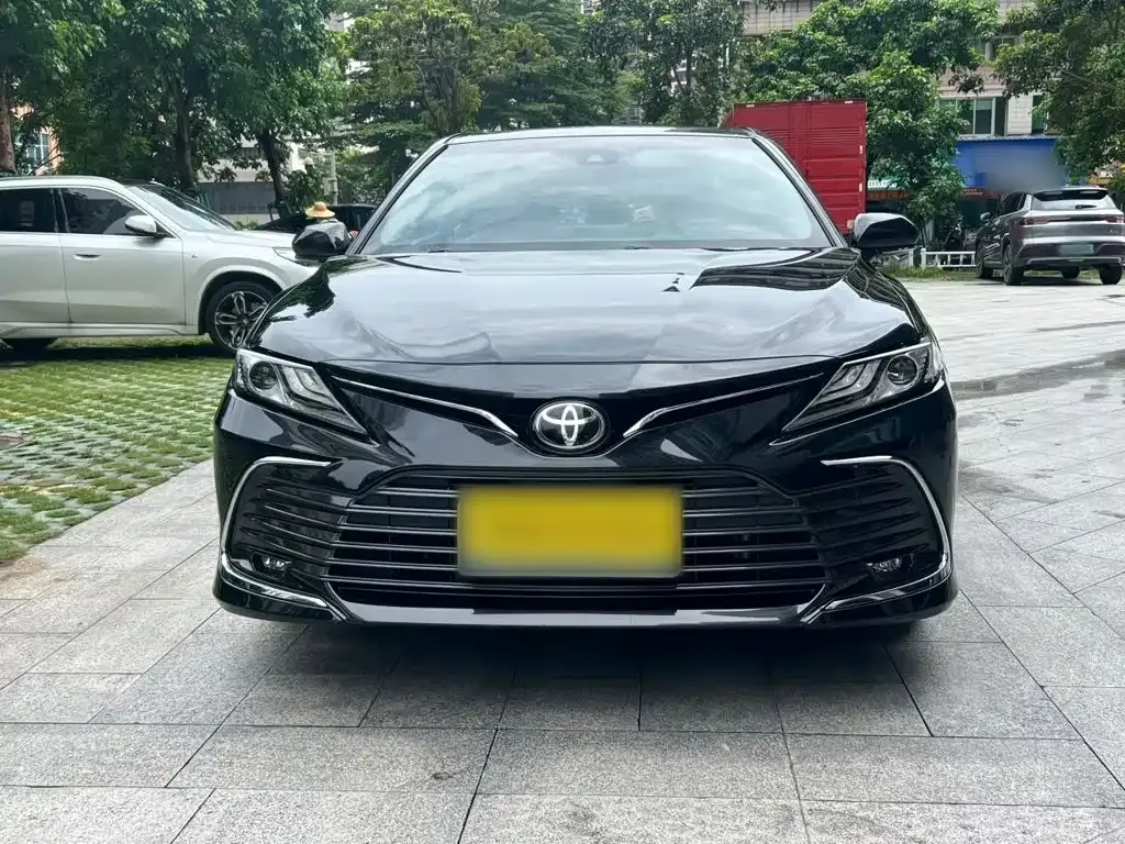 Toyota Camry — фото 9