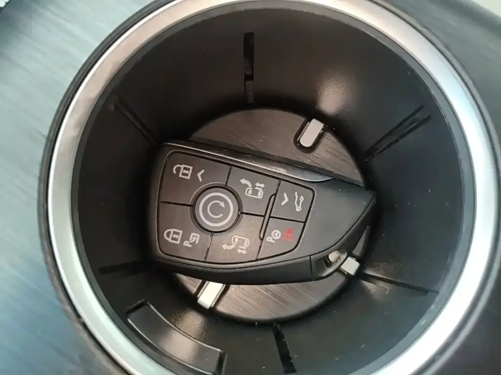 Buick GL8 Hybrid — фото 2