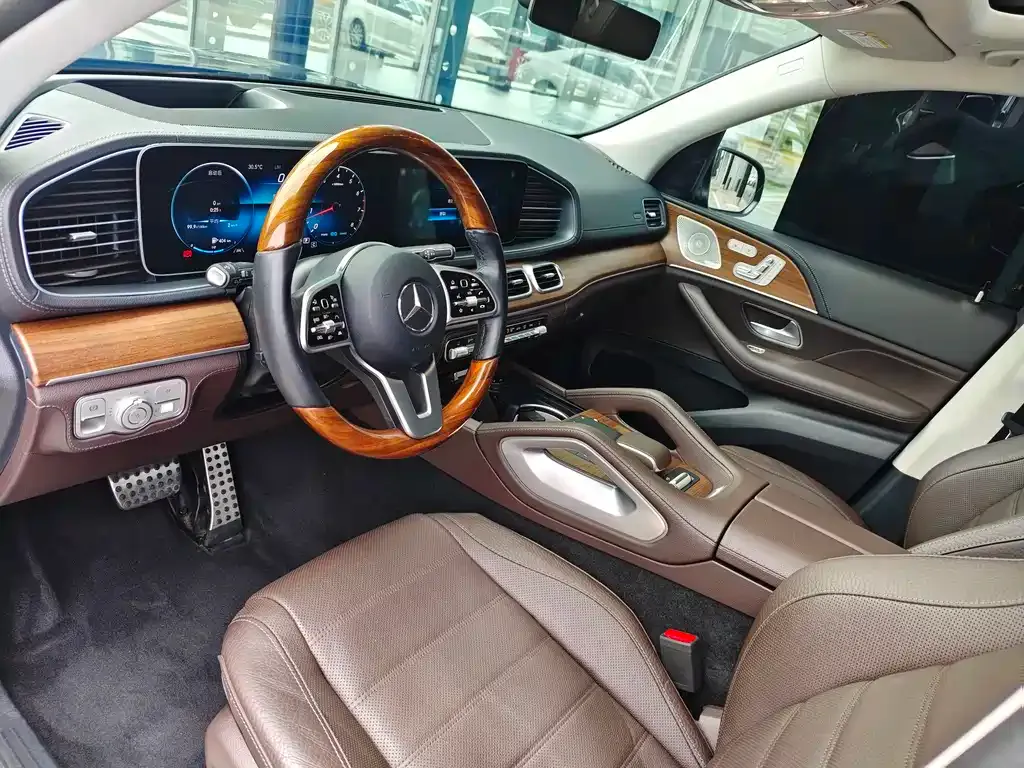 Mercedes-Benz GLS — фото 6