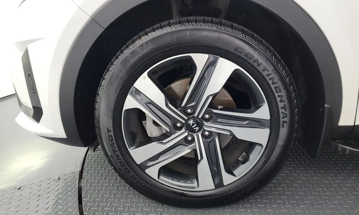 Kia Sorento — фото 8