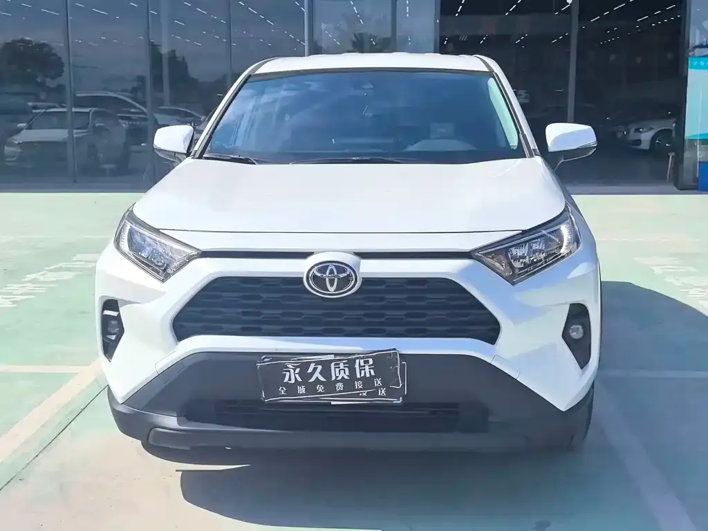 Toyota RAV4 — фото 2