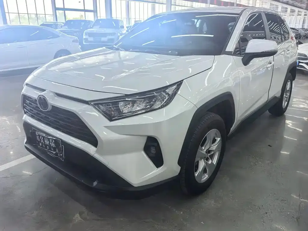 Toyota RAV4 — фото 10