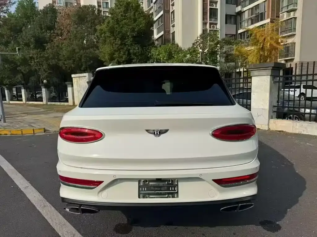 Bentley Bentayga — фото 5