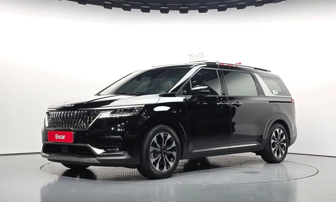 Kia Carnival — фото 1