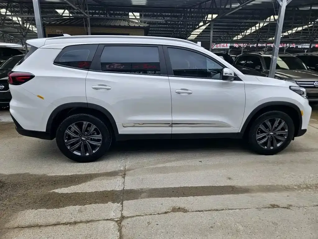 Chery Tiggo 8 — фото 3