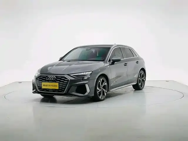 Audi A3 — фото 1