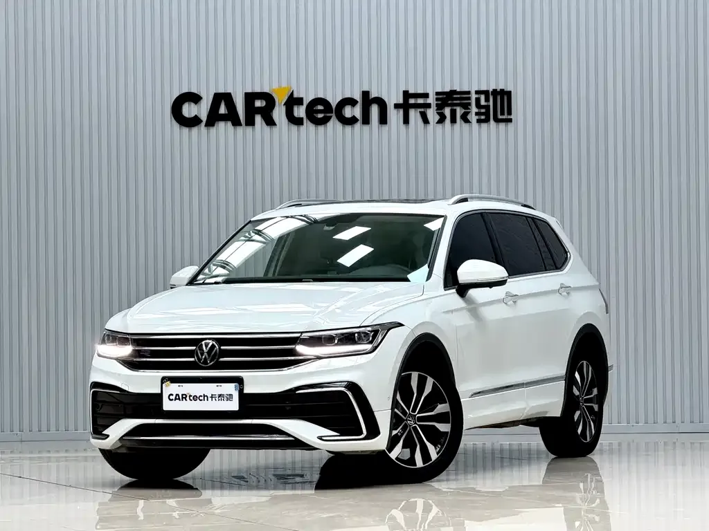 Volkswagen Tiguan L — фото 1