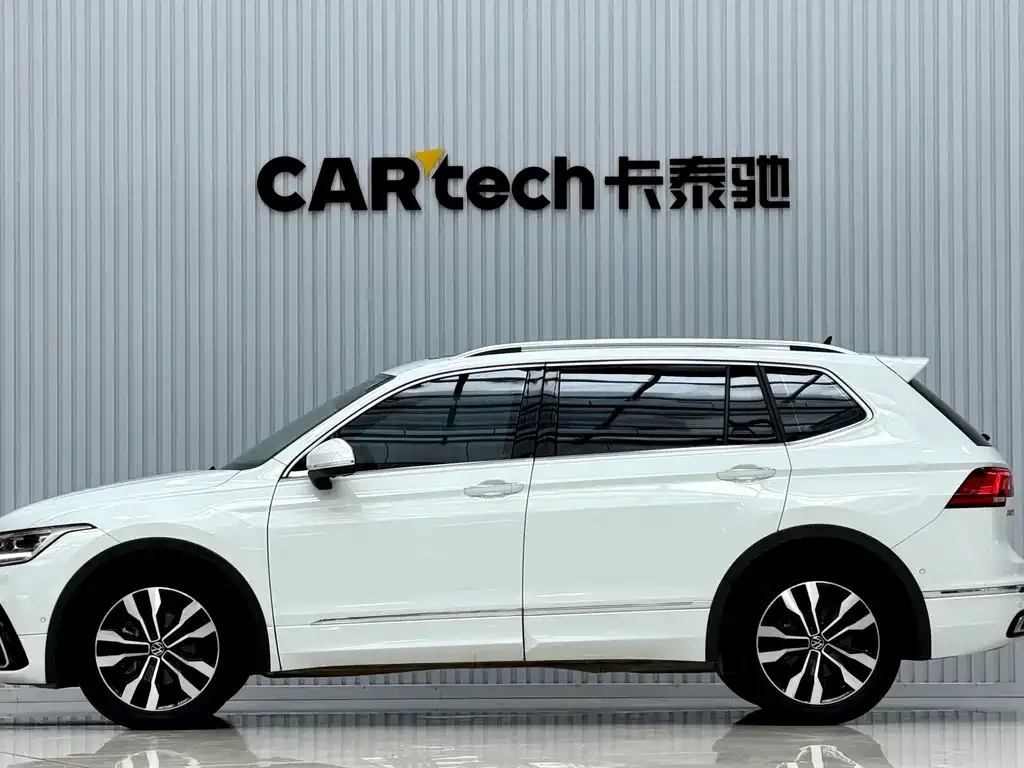 Volkswagen Tiguan L — фото 10